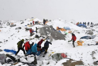 尼泊尔强震引发珠峰雪崩 震撼图曝光