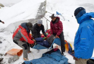 尼泊尔强震引发珠峰雪崩 震撼图曝光