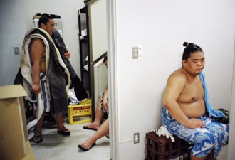 日本相扑手的真实日常训练场景与生活