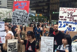 温哥华市民上街抗议房价 求政府行动