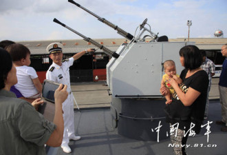 中国战舰访南美引轰动 华人热泪盈眶