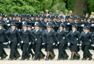 英国警察更爱移民加国 美国警察则相反