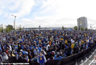 110万人庆祝夺冠 加州奥克兰陷入疯狂