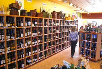 安省开放超市售卖葡萄酒 为何困难重重