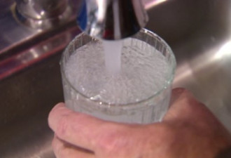 加拿大的许多城镇饮用水质量缺乏检测