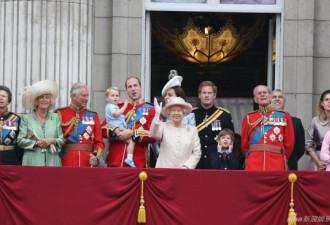 萌萌哒！英女王生日庆典上的乔治王子