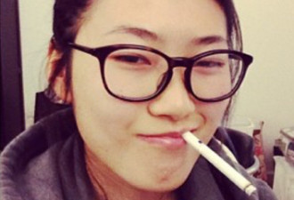 冯小刚24岁女儿近照：叼着烟表情搞怪