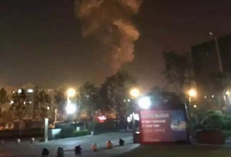 天津爆炸：医院人满为患 人群街头避险
