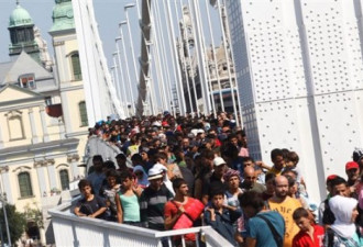 联合国：欧洲明年底前须接收20万难民