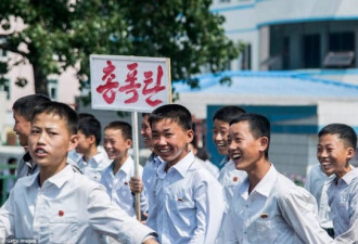 沿着铁路线 看真实朝鲜人民日常生活