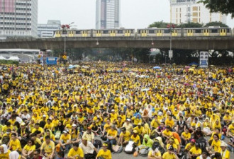 质疑腐败 马来西亚万人集会要总理下台