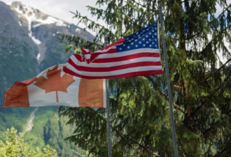 加拿大人怒了：4成美国人想在边境修堵墙