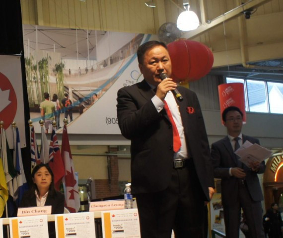 华人参政同盟主��陆炳雄呼吁华人出来投票(记者沈丹心/摄影)