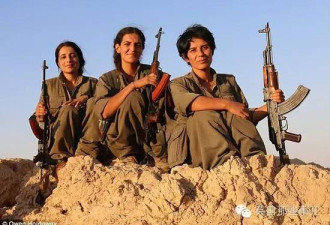 这3个年轻女战士每天消灭10个IS分子