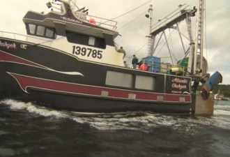 加拿大渔轮在北极海域失事9名船员获救
