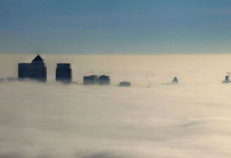 浓雾笼罩的英国 像是被魔法界占领了