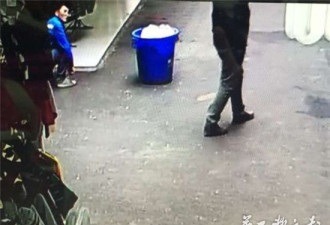重庆一男学生厕所遗弃女婴 被监控拍下