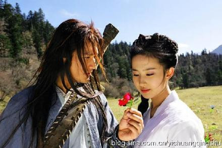 神雕侠侣再合体！黄晓明刘亦菲昔日亲密合影曝光（图）
