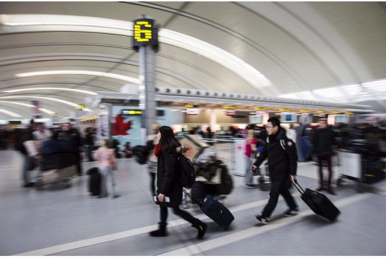 Knowing the rules and limits that apply to what you can take on board a flight and how much baggage you can check will save you any extra charges for oversized bags.