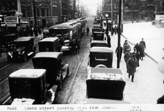 老照片：百年前多伦多交通堵塞是啥样
