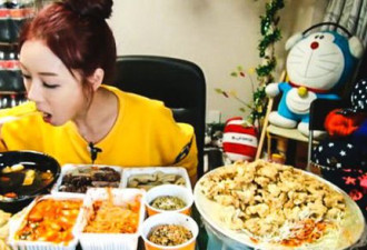韩美女直播吃饭每月赚9万多 粉丝众多