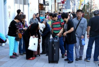 中国游客不雅举止 日本人要“发疯”