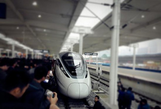 成渝高铁通车：全程1.5小时还将提速