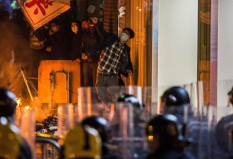 大年初一：香港爆发大规模的警民冲突
