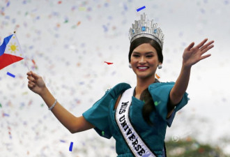菲律宾环球小姐归国 万人追捧场面震撼