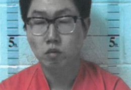 7岁华裔男子诱奸13岁少女 机场被捕