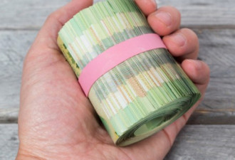 你丢现金了吗？厚厚一叠钱现在就在警局
