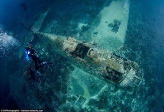 太平洋海底发现二战军机遗骸仍在里面