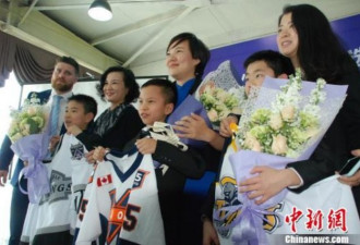 北京3名9岁小球员 签约进加拿大冰球队