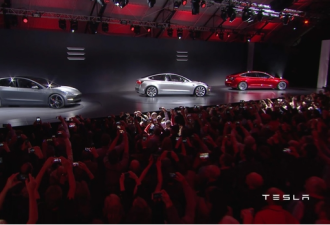特斯拉Model 3今首秀，狂热粉丝挤爆了
