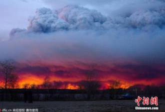 加拿大山林大火：脱缰“野兽”近在咫尺