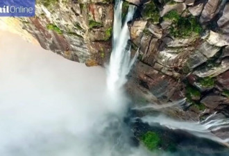 实拍千米“天使”瀑布 世界最大落差