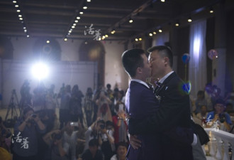 中国同性婚姻第一案：一对男男争婚姻