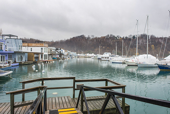 Toronto houseboat