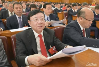 他端坐人民大会堂 被爆侵吞中国大港