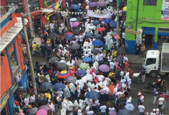 哥伦比亚爆发大示威 要求驱逐中国人