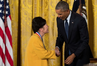 奥巴马颁美国科学奖章 华裔科学家获奖