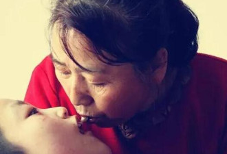 山西最美父母 嘴对嘴喂脑瘫弃婴15年