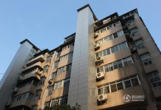 武汉一老小区居民自筹加装电梯 房价秒涨50万