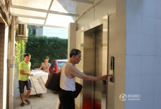 武汉一老小区居民自筹加装电梯 房价秒涨50万