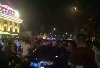 山东千人围殴抢小孩人贩 警察抓捕遭围堵