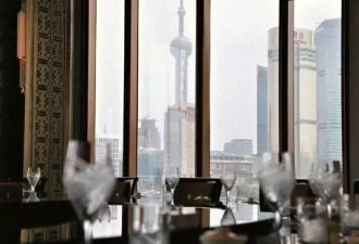 王思聪上海外滩7星级造价34亿酒店挥金如土