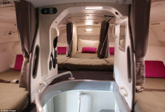 波音飞机上的“隐身”卧室 空姐们睡在里面