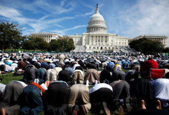 上任八年 奥巴马发了百万张美国绿卡给穆斯林
