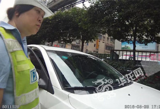 男子要母亲买宝马 被拒后当街砸车打母亲