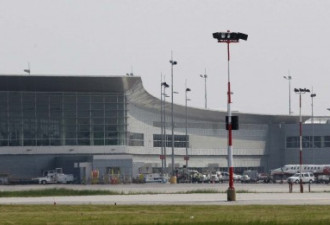 温尼伯机场发现可疑行李致所有航班取消